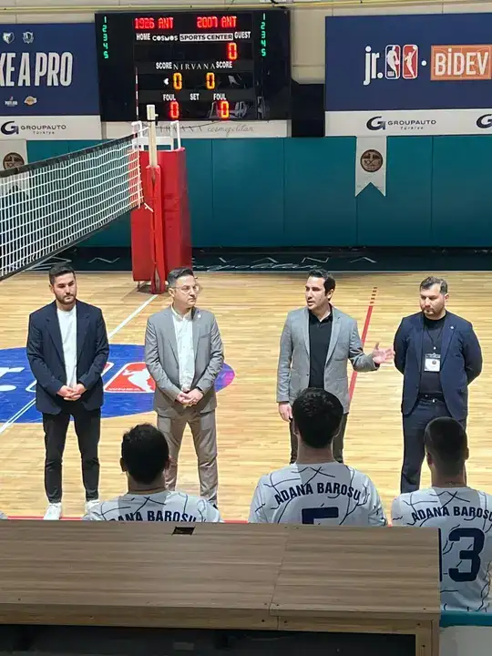 Antalya'da Avukatlar Cübbeyi Çıkardı, Formayı Giydi! 6